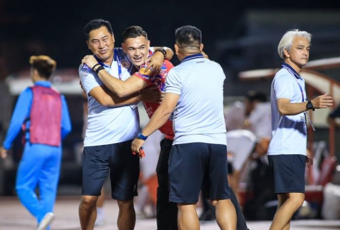 Sao Việt kiều vắng mặt ở trận gặp HAGL, chốt thời điểm trở lại khiến CĐV lo lắng