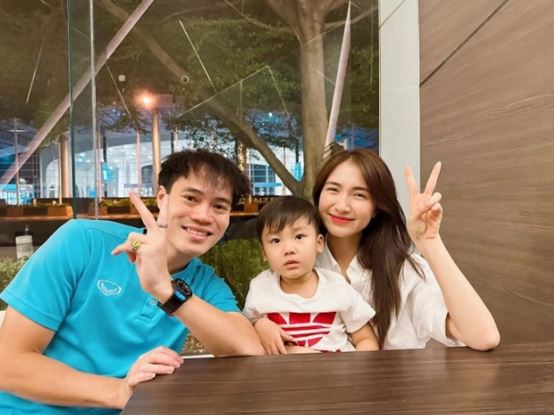 Khoản nợ 4 tỷ chưa trả xong, Hòa Minzy tiếp tục bị Văn Toàn ‘ghi nợ’ thêm 500 triệu đồng