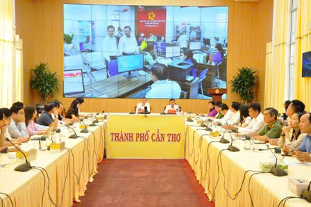Chủ tịch TP Cần Thơ: Hạn chế tối đa hồ sơ giải quyết quá hạn, nếu có trễ thì xin lỗi người dân, doanh nghiệp