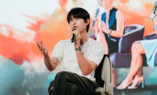 Song Joong Ki bất ngờ nói đến mặt tối của ngành giải trí sau màn khóc lóc vì thất bại trước Song Hye Kyo