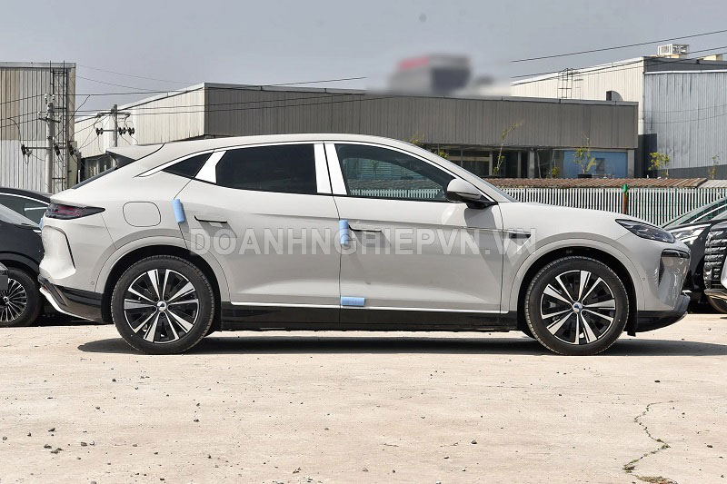 SUV thiết kế cá tính, công suất 530 mã lực, trang bị ‘đỉnh nóc’, giá ngang Toyota Corolla Cross