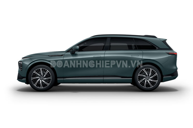 SUV công suất 575 mã lực, hệ thống treo khí nén 2 buồng, nội thất sang chảnh