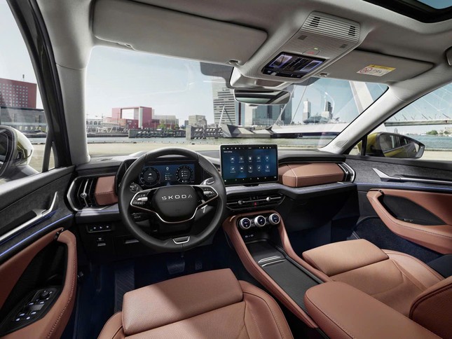 Đối thủ của Ford Everest tăng giá bán, nâng cấp trang bị tại Việt Nam