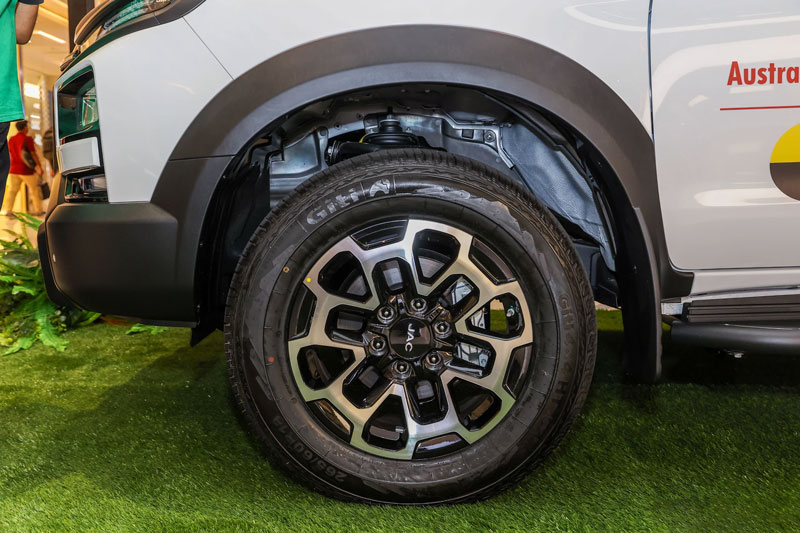 ‘Kẻ huỷ diệt’ Ford Ranger ra mắt: Thiết kế siêu ngầu, động cơ tăng áp, giá gần 1,1 tỷ đồng