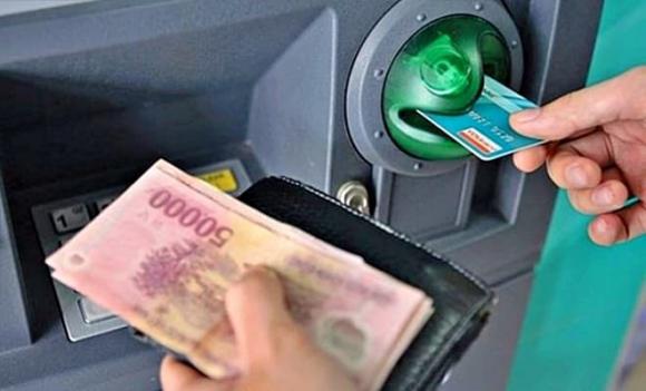 Thay &#x111;&#x1ED5;i h&#x1EA1;n m&#x1EE9;c r&#xFA;t ti&#x1EC1;n qua th&#x1EBB; ATM: Ng&#x1B0;&#x1EDD;i d&#xE2;n &#x111;&#x1B0;&#x1EE3;c r&#xFA;t t&#x1ED1;i &#x111;a bao nhi&#xEA;u ti&#x1EC1;n/ng&#xE0;y?