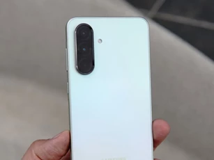 Trên tay Samsung Galaxy A36 5G sắp lên kệ tại Việt Nam, giá từ 8,29 triệu đồng