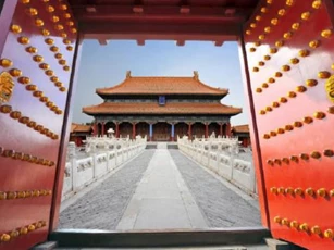 Đây được coi là bảo vật trên cổng Tử Cấm Thành, tại sao không thể tùy ý chạm vào nó?