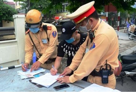 Từ 2025, chậm nộp phạt vi phạm hành chính về giao thông sẽ bị tính lãi bao nhiêu?