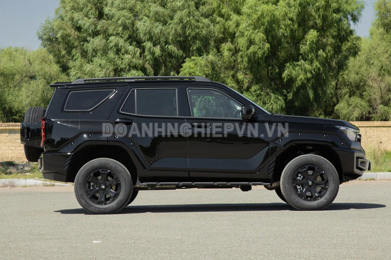 SUV siêu hầm hố, công suất 248 mã lực, giá hơn 800 triệu đồng, so kè cùng Toyota Land Cruiser