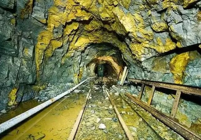 Nước láng giềng Việt Nam 'trúng số độc đắc', phát hiện mỏ vàng 1.000 tấn trị giá 82 tỷ USD