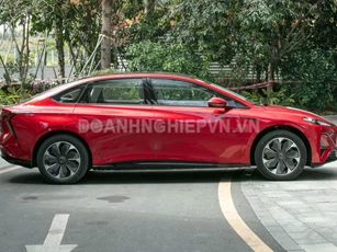 Xe sedan hạng D, công suất 282 mã lực, nội thất sang chảnh, giá ‘hạt dẻ’