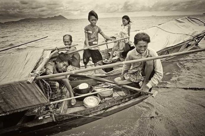 T&#xEC;m hi&#x1EC3;u cu&#x1ED9;c s&#x1ED1;ng c&#x1EE7;a b&#x1ED9; l&#x1EA1;c &#x27;ng&#x1B0;&#x1EDD;i c&#xE1;&#x27;, c&#xF3; th&#x1EC3; &#x111;i b&#x1ED9; d&#x1B0;&#x1EDB;i &#x111;&#xE1;y bi&#x1EC3;n