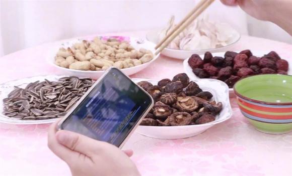 Tốt nhất là không nên chơi với điện thoại di động trong 4 'khoảng thời gian' này! Chú ý cùng nhắc nhở những người xung quanh kịp thời