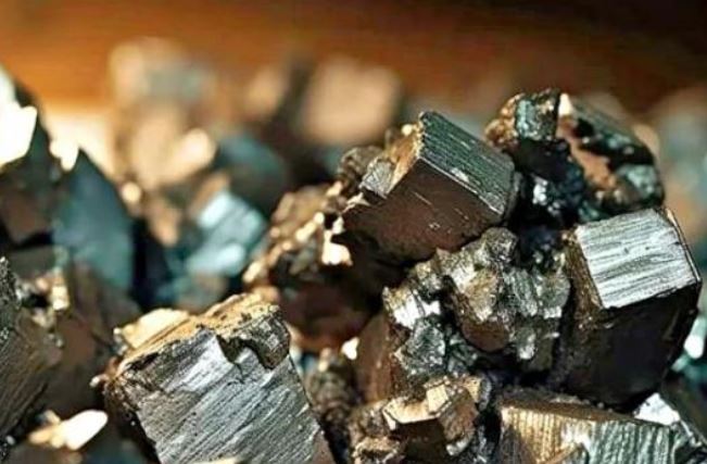 Ngoài đất hiếm, Việt Nam sở hữu 'kho báu' mà thế giới thèm muốn, một tỉnh miền Trung nắm 80%