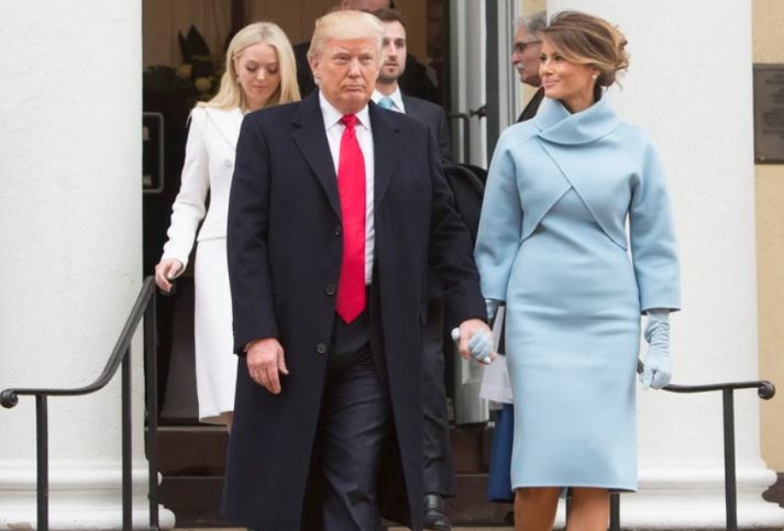 Th&#xF4;ng &#x111;i&#x1EC7;p &#x1EA9;n sau trang ph&#x1EE5;c l&#x1EC5; nh&#x1EAD;m ch&#x1EE9;c c&#x1EE7;a c&#xE1;c &#x110;&#x1EC7; nh&#x1EA5;t Phu nh&#xE2;n M&#x1EF9;