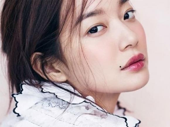 Phụ nữ có nốt ruồi ở những nơi này, cuộc đời bận rộn, vất vả nhưng con cái được hưởng phúc