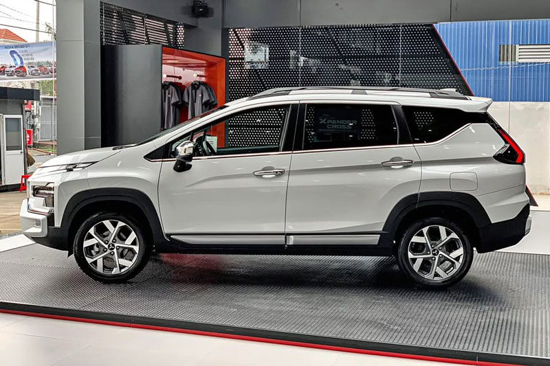 Xe gầm cao 7 chỗ tiết kiệm nhiên liệu, giảm giá gần 80 triệu tại Việt Nam