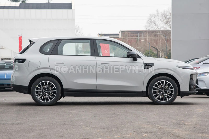 SUV hạng C công suất 214 mã lực, trang bị vượt trội Honda CR-V, giá ngang Hyundai Grand i10