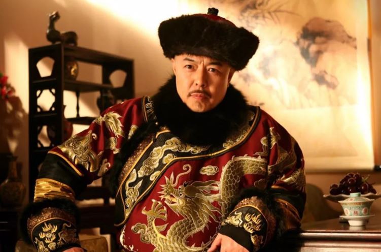 'Choáng váng' về chiều cao thật của Hoàng đế Càn Long
