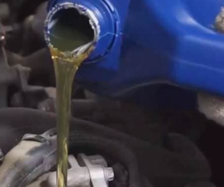 Thay nhớt sau mỗi 5000km? Bao nhiêu người đã bị lừa, bậc thầy sửa chữa ô tô sẽ dạy bạn bao lâu thì nên thay mới là tốt nhất!