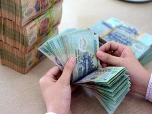 Gửi ngân hàng 2 tỷ đồng mỗi tháng lãi bao nhiêu?
