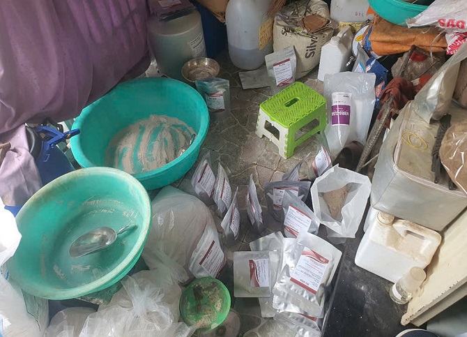 An Giang: Phát hiện cơ sở sản xuất thuốc thủy sản nghi vấn kém chất lượng