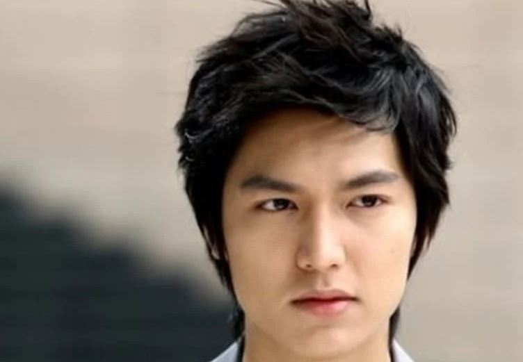 Đàn ông sở hữu nét tướng lông mày này thường hạnh phúc viên mãn, phụ nữ lấy được sông sung túc cả đời