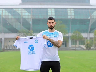 Thép xanh Nam Định ký hợp đồng với cầu thủ Việt kiều Pháp, ‘treo’ Hendrio đến hết V.League mùa này