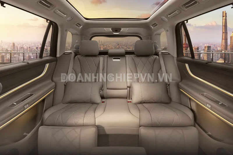 SUV dài hơn 5,2 mét, công suất 531 mã lực, trang bị ‘đỉnh nóc’, giá gần 1,7 tỷ đồng