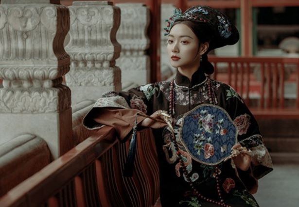 Mỹ nữ bất hạnh bậc nhất trong lịch sử, 11 đã làm hoàng hậu nhưng đến khi mất vẫn còn là trinh nữ