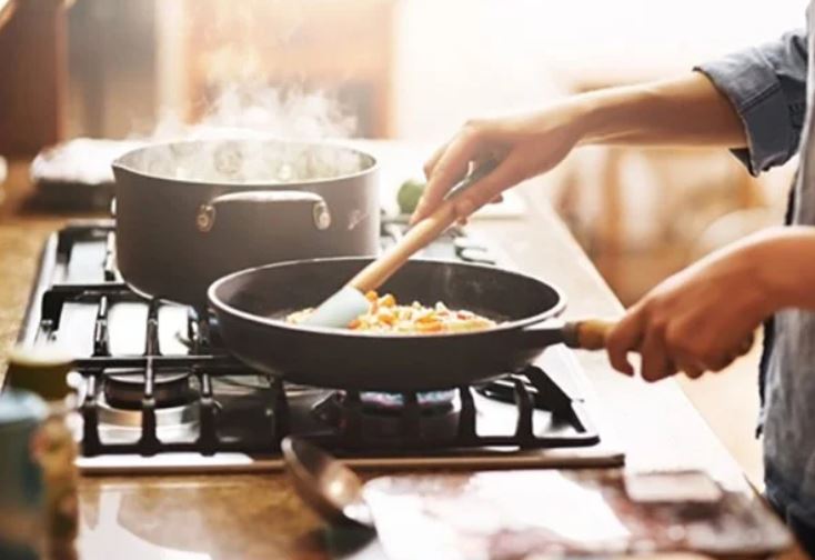 Tại sao con người phải nấu chín thức ăn còn động vật thì không?