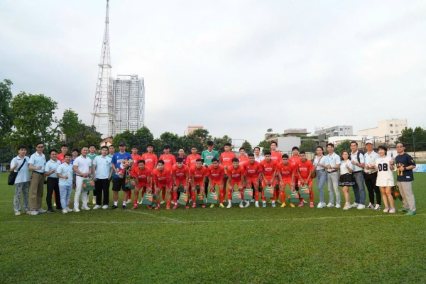 Herbalife Việt Nam đồng hành cùng các đội tuyển bóng đá quốc gia chuẩn bị cho mùa giải 2025