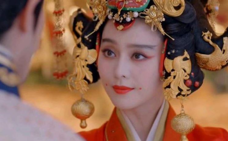 Không chỉ đơn thuần là một phong cách làm đẹp, hai chấm đỏ bên khóe miệng của phi tần thời Đường thực chất còn mang một ý nghĩa sâu xa