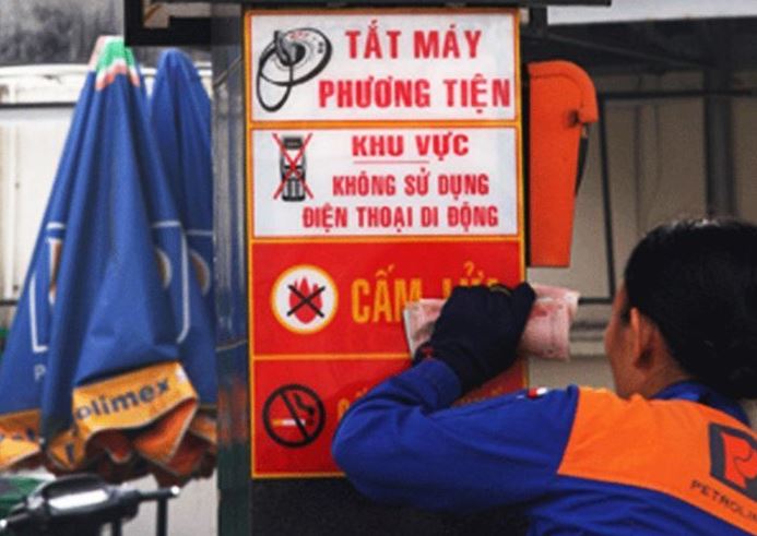 Tại sao sử dụng điện thoại di động ở trạm xăng lại gây nổ? Nguyên nhân đằng sau điều này là gì?