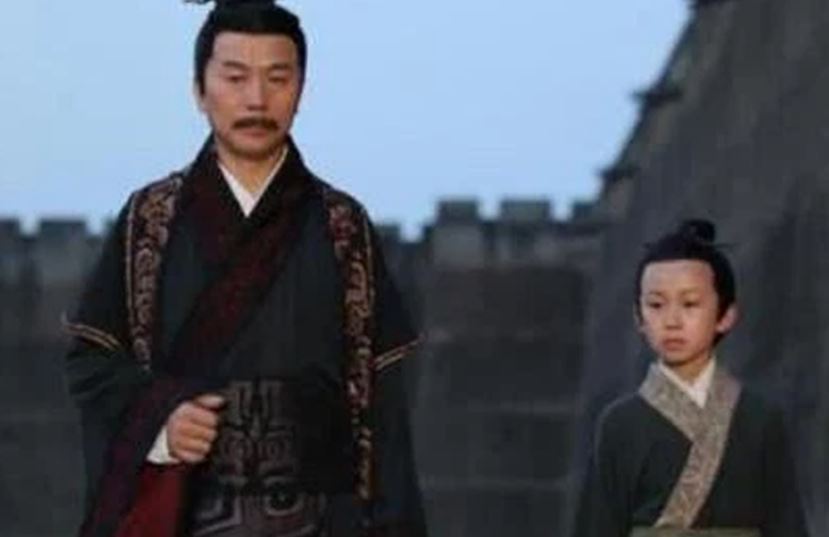 Tần Thủy Hoàng ra lệnh 'bất khả thi', cậu bé 7 tuổi liền nói một câu khiến cả triều đình bật cười