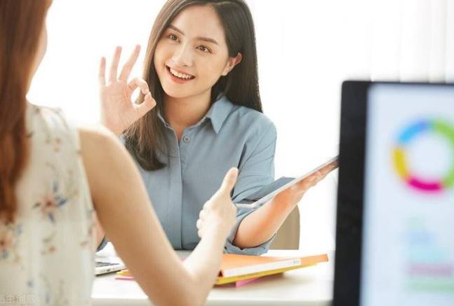 Bật mí cách trả lời khôn ngoan khi đồng nghiệp hỏi về mức lương