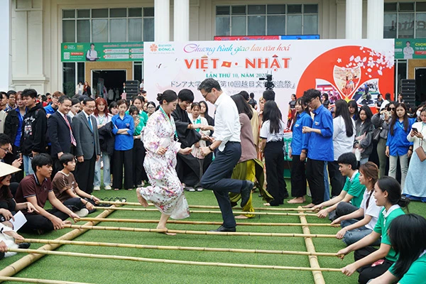 Cchương trình giao lưu văn hóa Việt – Nhật năm 2025 tại Đại học Đông Á diễn ra với nhiều hoạt động đặc sắc.