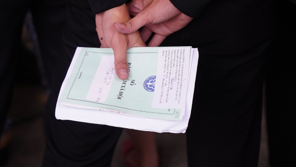 Nợ bảo hiểm xã hội: Doanh nghiệp đổ gánh nặng lên người lao động