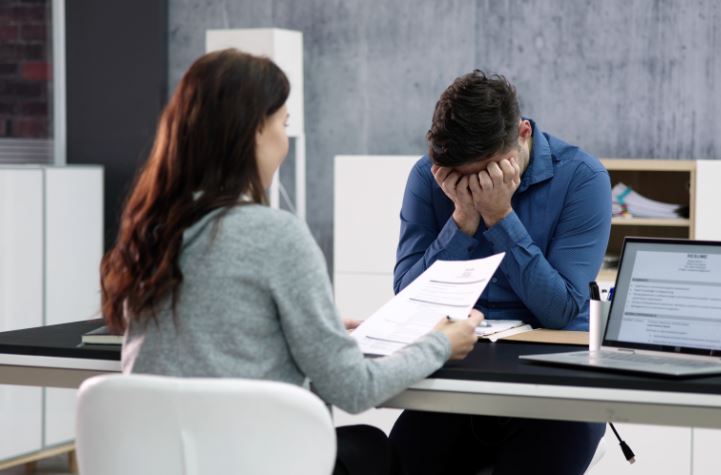 Những sai lầm khiến bạn đánh mất sự chuyên nghiệp nơi công sở, dễ bị đồng nghiệp xa lánh