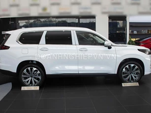 SUV 7 chỗ, công suất 610 mã lực, siêu tiết kiệm xăng, giá gần 800 triệu đồng