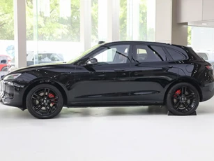 SUV đẹp như Porsche, lớn ngang Toyota Fortuner, công suất 644 mã lực, giá ‘hạt dẻ’