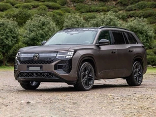 ‘Kẻ huỷ diệt’ Toyota Land Cruiser Prado: Giá chưa tới 1 tỷ đồng nhưng trang bị vượt trội
