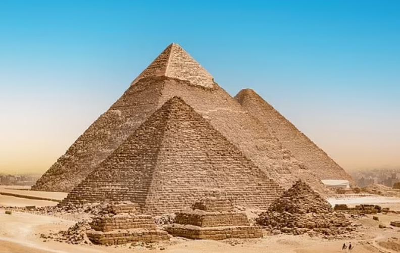 Các nhà khoa học tuyên bố phát hiện 'thành phố rộng lớn' bên dưới kim tự tháp Giza của Ai Cập... nhưng các chuyên gia bày tỏ lo ngại
