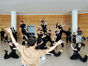 Nhà hát Trưng Vương thực hiện nhiều chương trình hấp dẫn kỷ niệm 50 năm Ngày giải phóng Đà Nẵng
