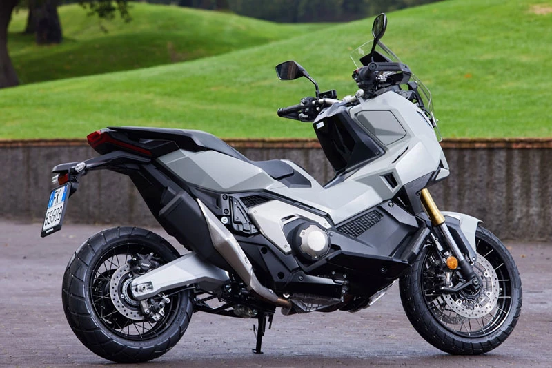 Honda X-ADV DCT 2025.