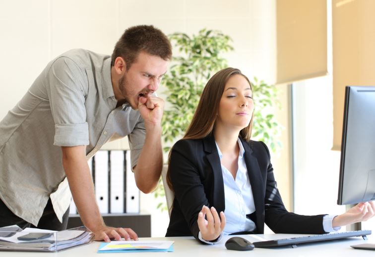 Mẹo đối phó với 'người độc hại' nơi chốn đông người, 4 chiến thuật khéo léo và hiệu quả