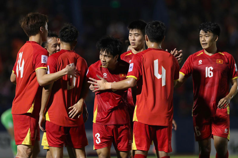 Đại thắng ĐT Lào, ĐT Việt Nam thăng tiến trên BXH FIFA 