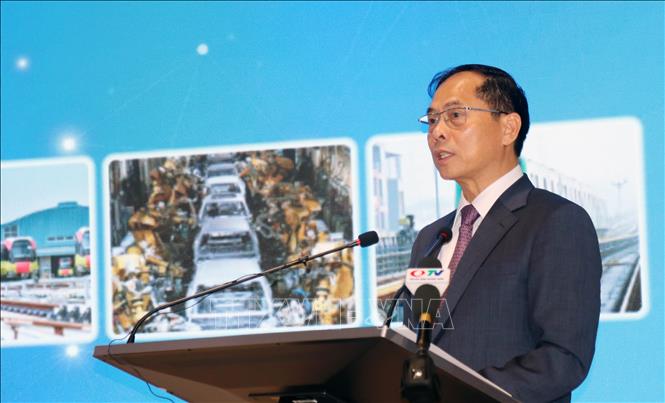 Hỗ trợ doanh nghiệp Việt tham gia sản xuất, lắp ráp ô tô, phát triển đường sắt