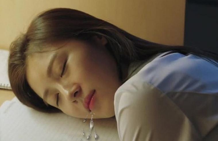 Giải mã hiện tượng chảy nước dãi khi ngủ: Nguyên nhân và cách khắc phục