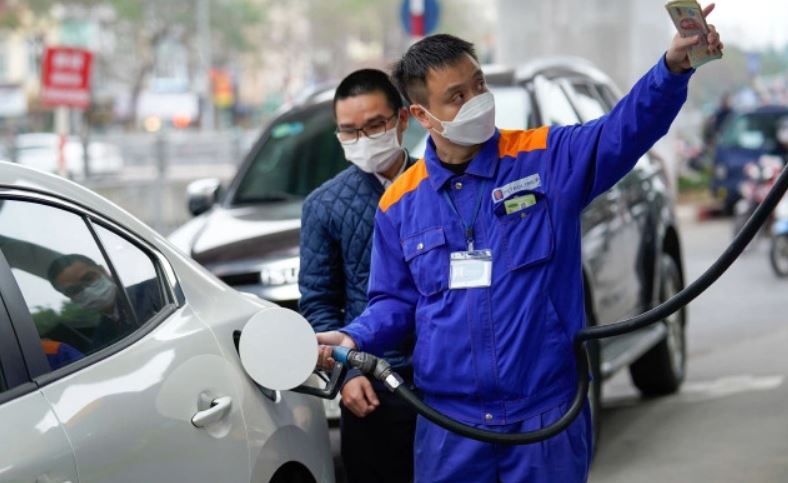 T&#xE0;i x&#x1EBF; l&#xE2;u n&#x103;m ti&#x1EBF;t l&#x1ED9; b&#xED; quy&#x1EBF;t: V&#xEC; sao n&#xEA;n &#x111;&#x1ED5; x&#x103;ng v&#xE0;o bu&#x1ED5;i tr&#x1B0;a?